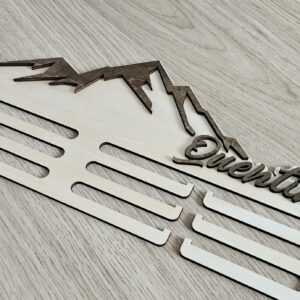 Porte médaille - Montagne personnalisable